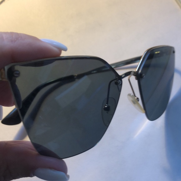 PRADA catwalk cateye polarized sunglasses - Picture 5 of 9